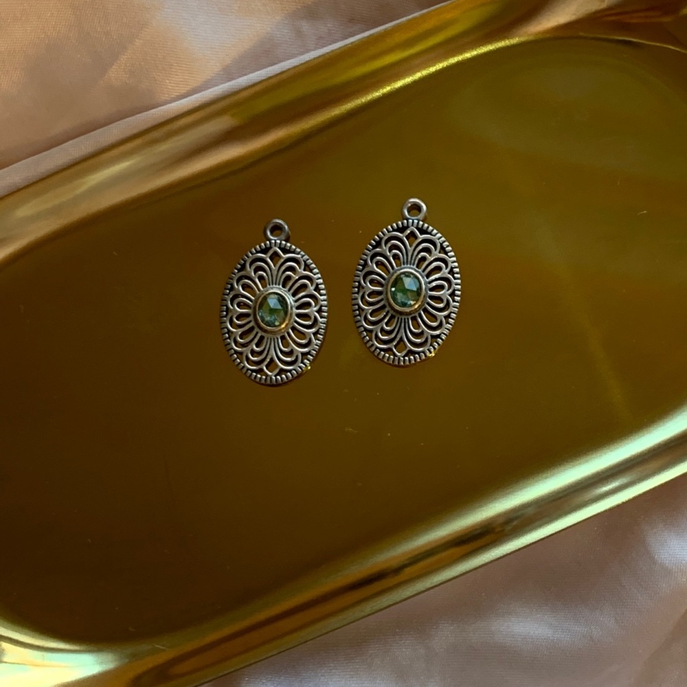 Authentic Retired Pandora Vintage Allure Earrings